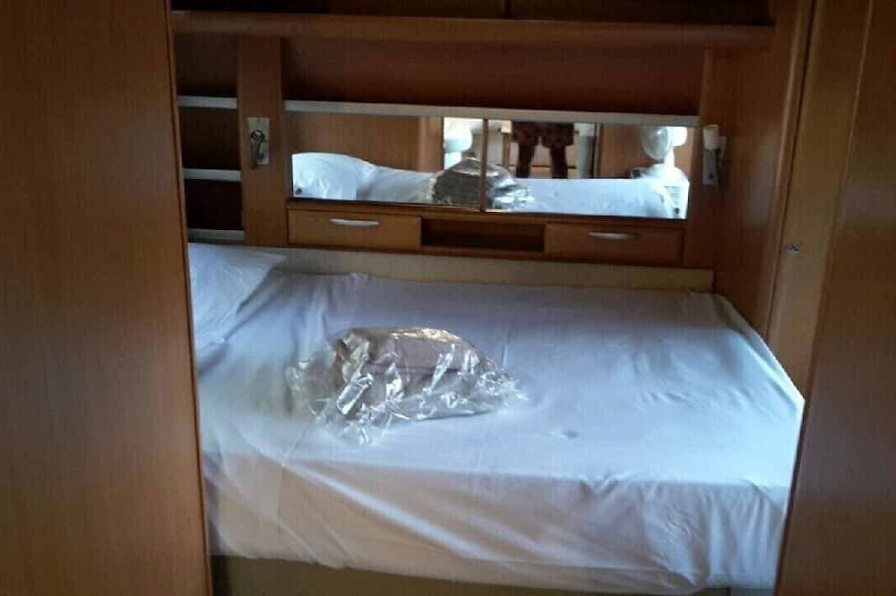 Foto 2 von 12: Charming fully-equipped caravan in Porto Vecchio by the sea