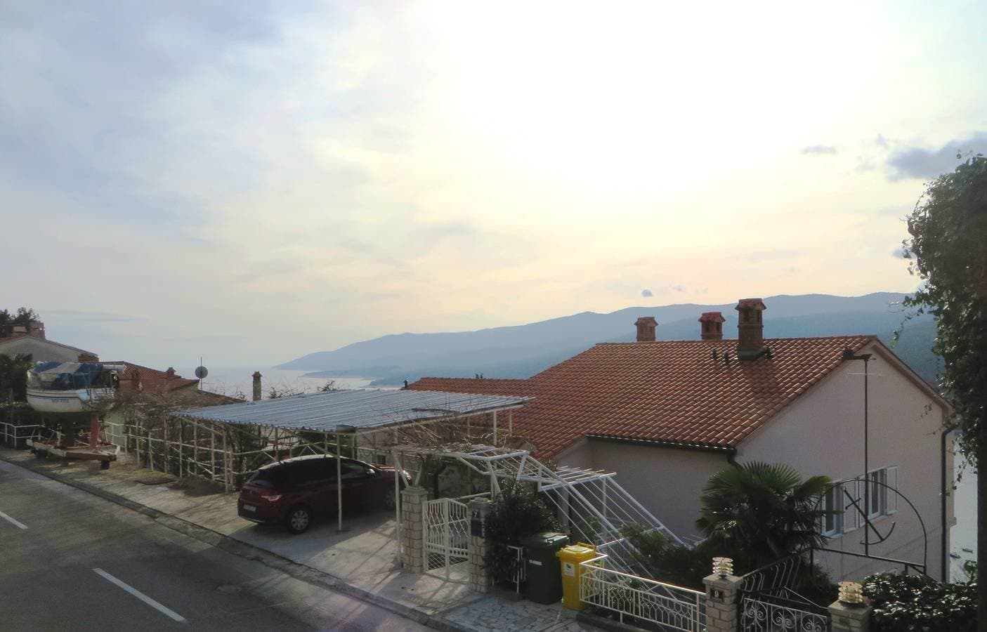 Foto 2 von 30: 1-Zimmer-Ferienwohnung mit Balkon und Meerblick Rabac, Labin A-7410-c