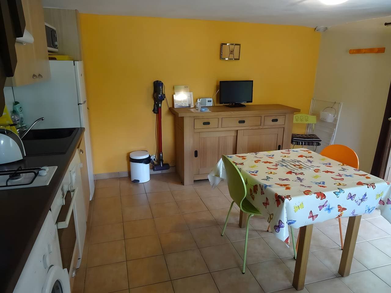 Foto 4 von 10: Gemütliches Ferienhaus mit privatem Garten und WLAN in Salles-Curan