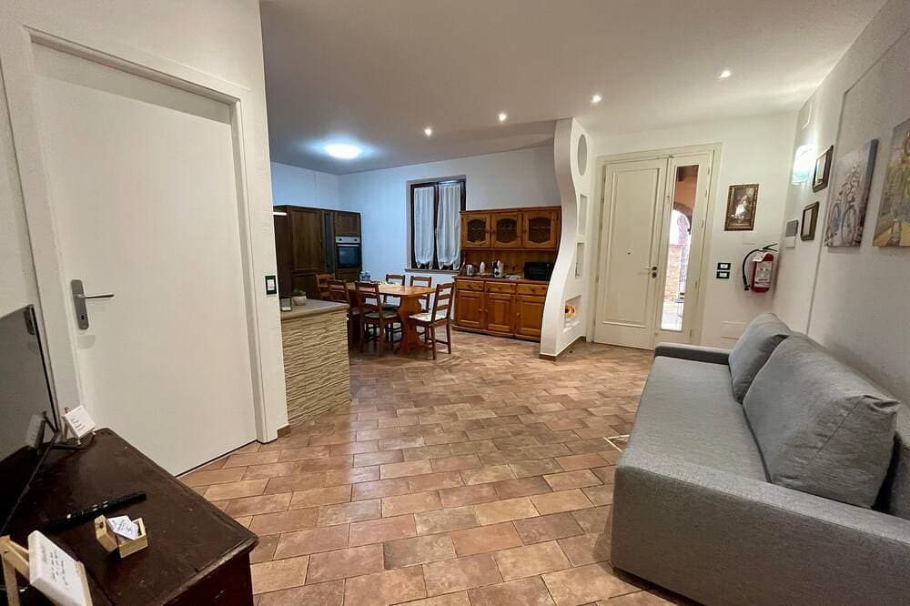 Foto 13 von 15: La Rosa Dei Venti Ponente Apartment nestled in the countryside.