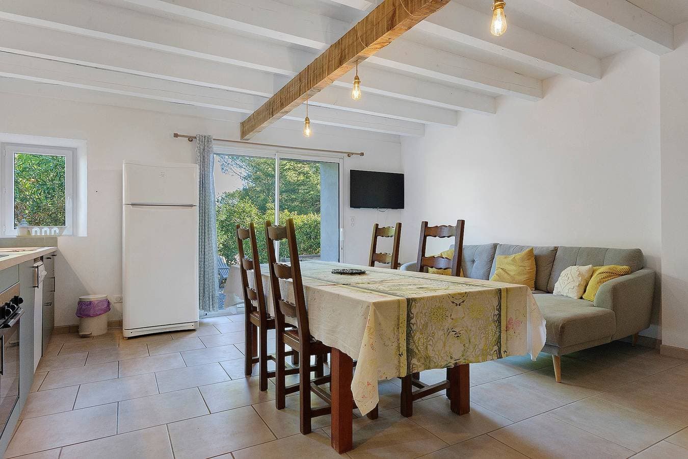Foto 5 von 33: Ferienhaus 'Les Cyprès Piscine Partagée' mit Bergblick, WLAN und Klimaanlage