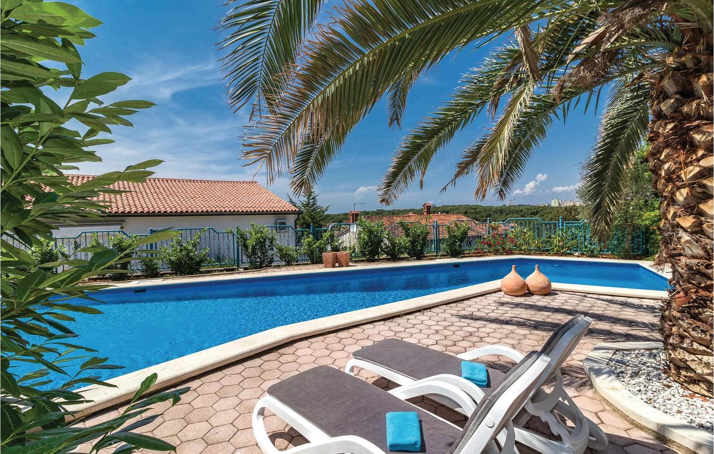 Foto 12 von 45: Gemütliche 2-Zimmer-Wohnung mit Pool, WLAN und Parkplatz in der Nähe des Strandes Havajka