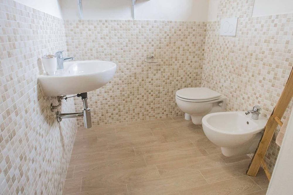 Foto 9 von 30: Gepflegte Villa mit Meerblick & Privatpool, Meernah, WLAN, Garten und Terrassen
