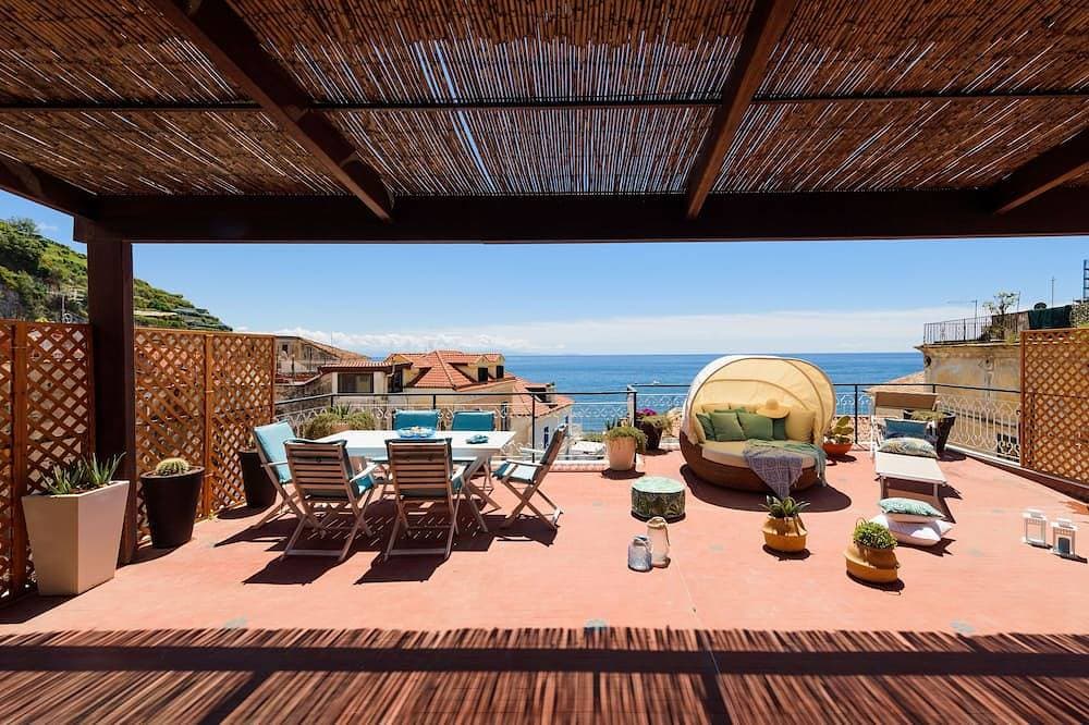 Boutique Penthouse, Sea View, Close to Beach by Amalfivacation.It 1