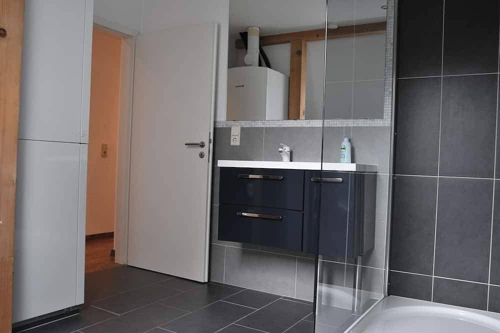 Foto 5 von 24: Moderne 120m² Haushälfte, zentrale Lage, bis zu 10 P.
