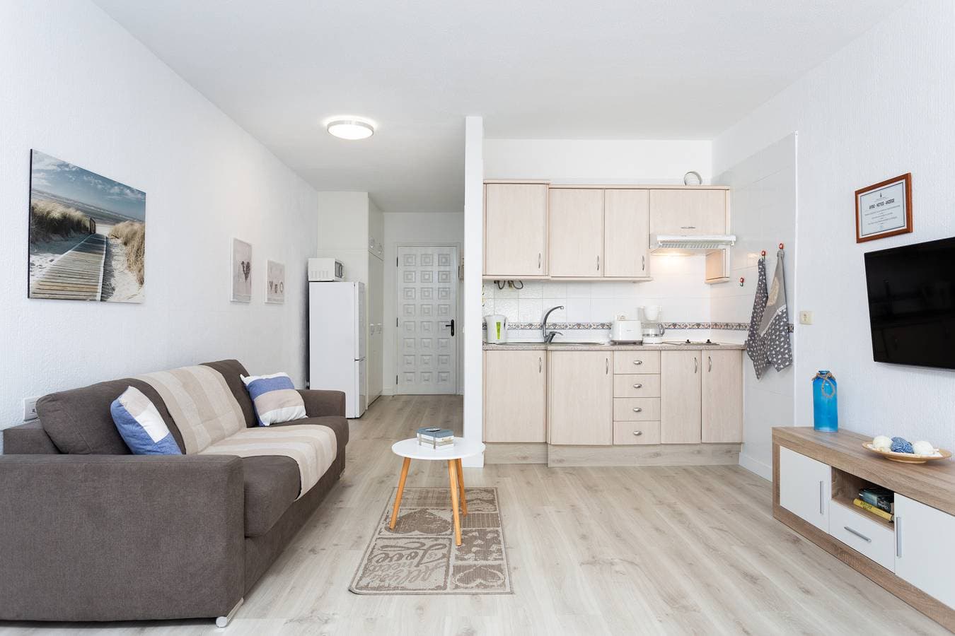 Foto 8 von 20: Traum-Meerblick Studio, erster Strandlinie, renoviert,WIFI gratis