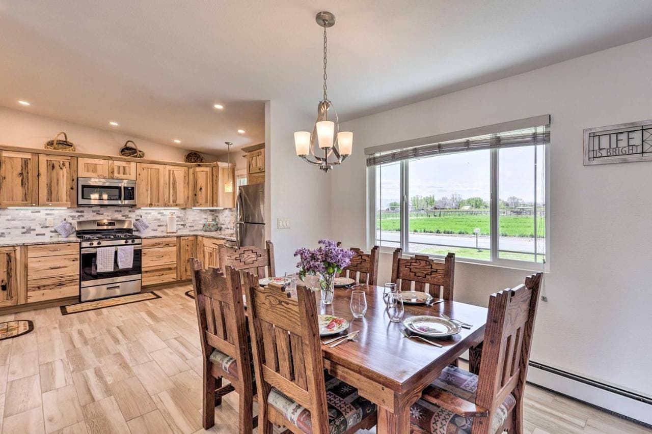 Picturesque Palisade Home: Mt Garfield Views! 1