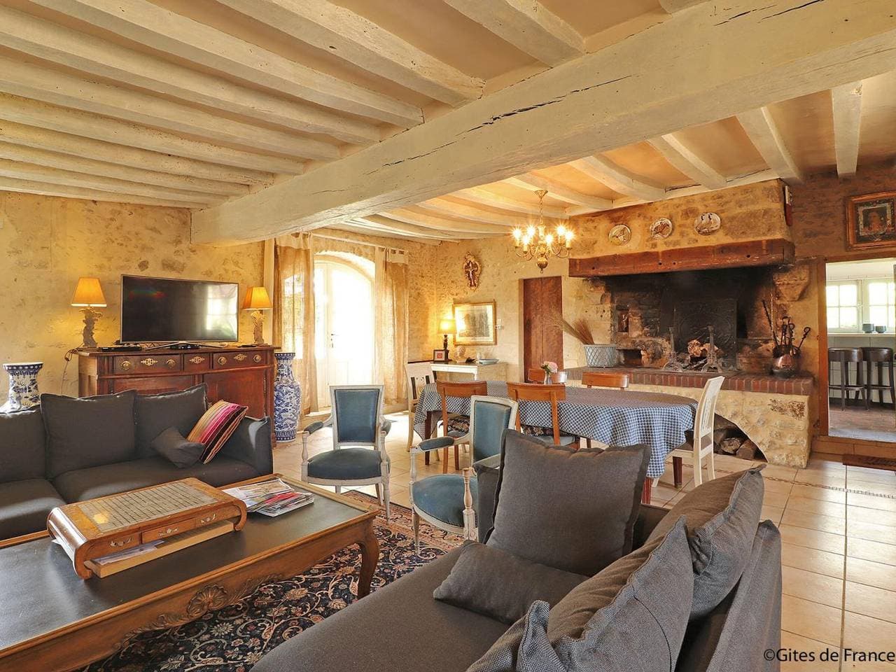 Foto 7 von 36: Authentisches Haus mit Pool, Kamin und Golf im Perche