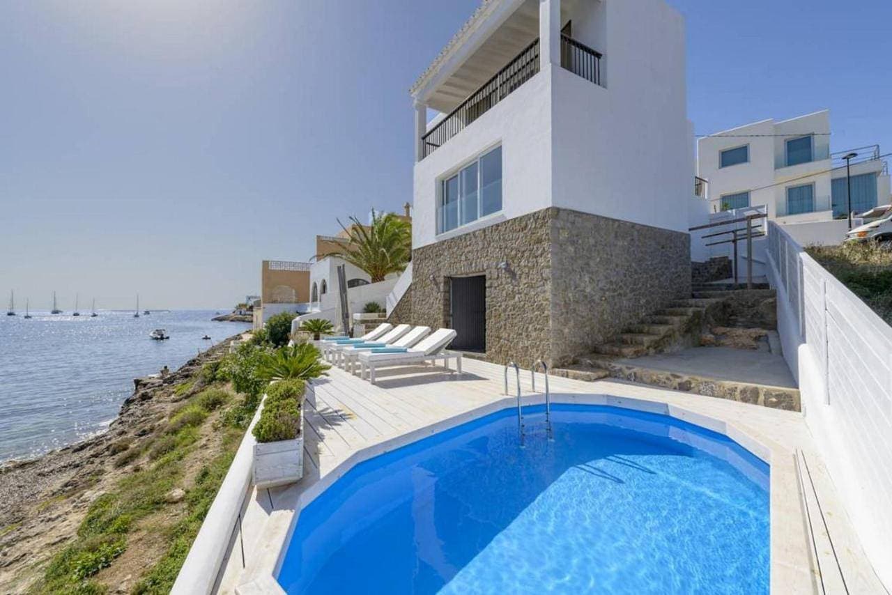 Seaside Splendid Villa With Pool And Terrace 1