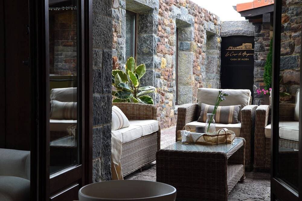 Foto 11 von 15: Top category rural house in Asturias - Garden, fireplace and relax.