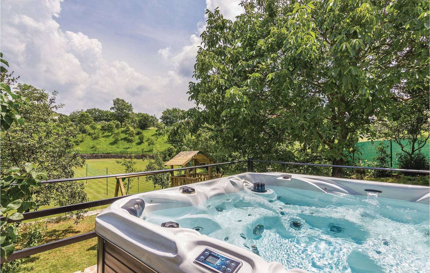 Foto 5 von 53: Gemütliche Ferienwohnung mit Pool und Terrasse in Jakovici – 600 m vom Stadtzentrum entfernt