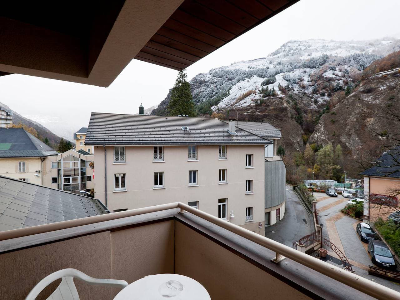 Foto 5 von 23: Gemütliches Studio mit Balkon und WiFi in Brides