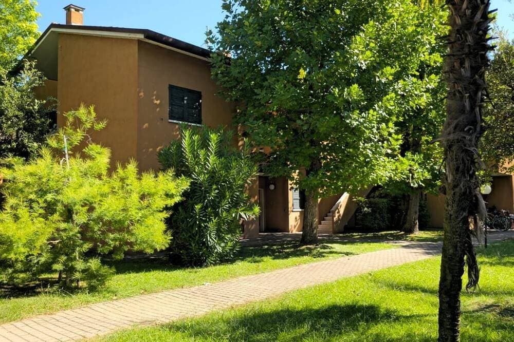 Foto 12 von 20: Zweizimmerwohnung in einer Residenz im Grünen mit Swimmingpool