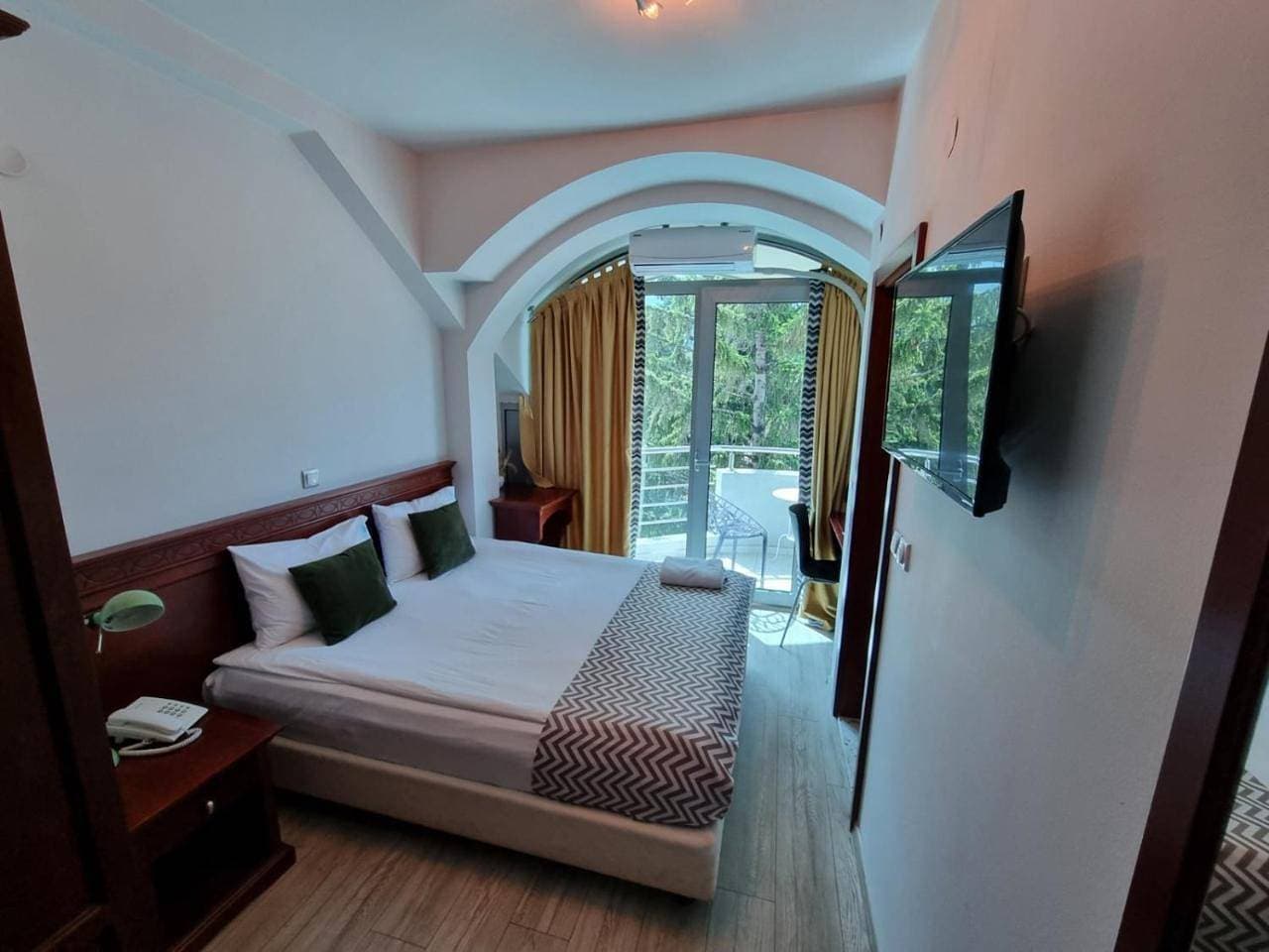 Foto 6 von 11: Double Room with Balcony
