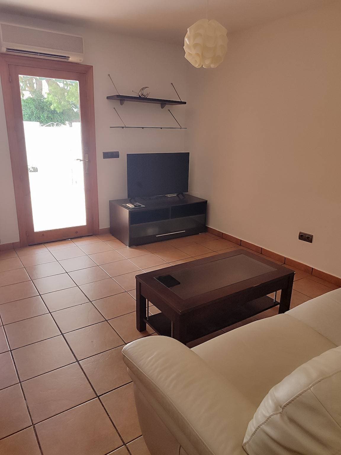 Foto 12 von 30: Beach Rúbe Apartment, 4 Min. zum Strand, privater Garten, WLAN & Klimaanlage