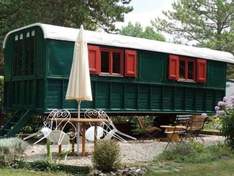 Foto 10 von 28: Camping Chateau de Bouafles - Mobilheim 4 personen - Premium Bord de Seine - 194 - 2 Schlafzimmer
