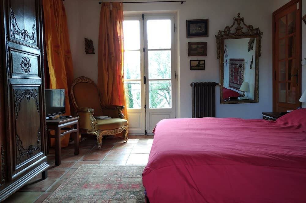 Foto 3 von 30: Charming Villa, 15 km from NiCE Moyenne Montagne With View And Swimming Pool
