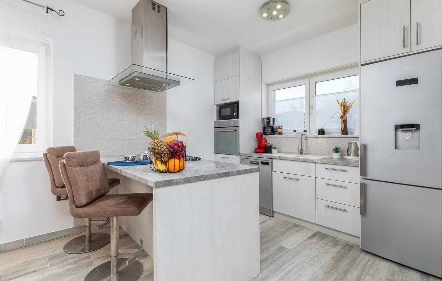 Foto 10 von 68: Geräumige Ferienwohnung mit Pool, WLAN und Parkplatz – 1,5 km vom Strand entfernt