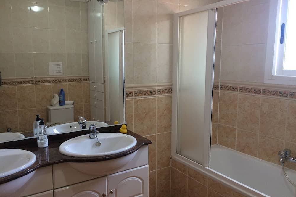 Foto 3 von 30: Schöne Villa inmitten üppiger Gärten, privater Pool, für 6 Personen