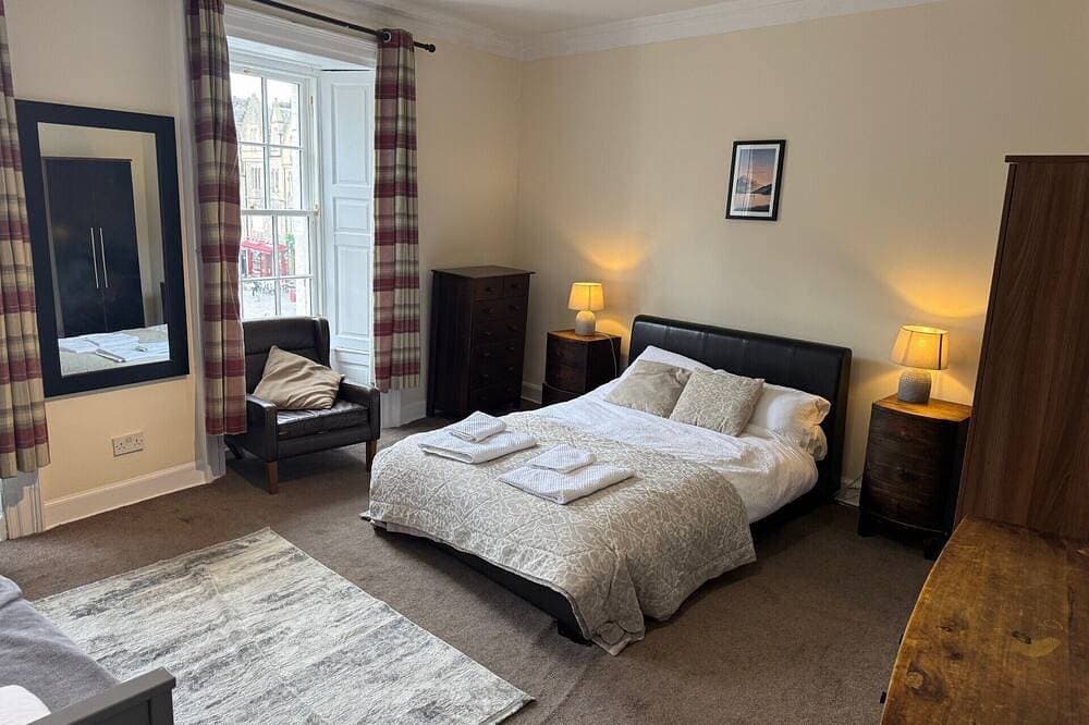 Foto 2 von 16: Wunderschön renovierte 2-Zimmer-Wohnung im 1. Stock im Herzen der Altstadt von Edinburgh