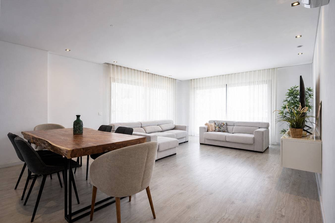 Foto 6 von 23: Ferienwohnung für 4 Personen mit Balkon