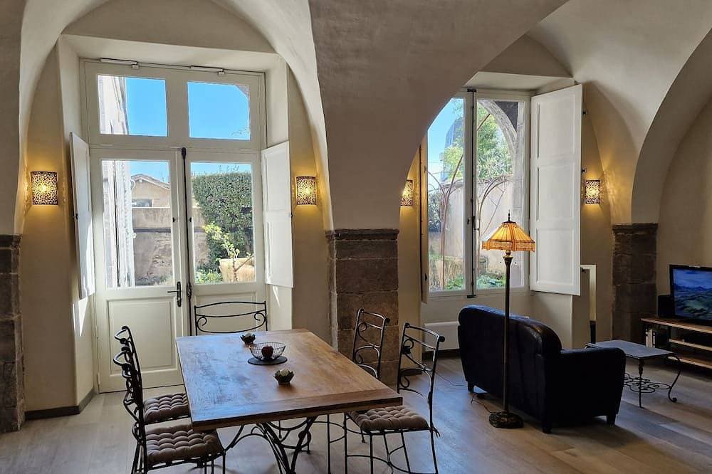 Charm & comfort: L'Abbaye 1688 1