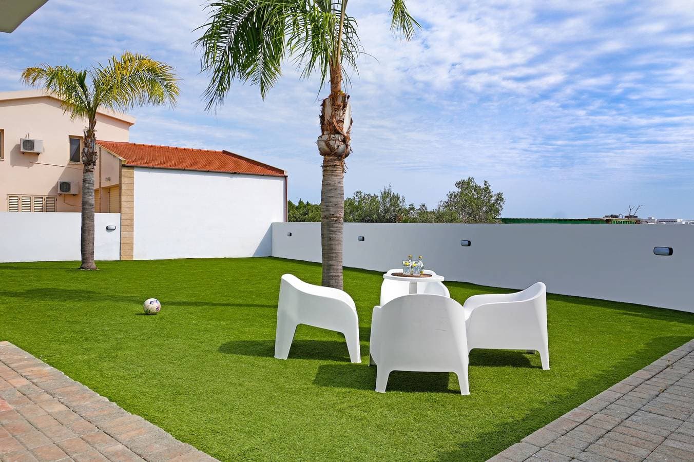Foto 6 von 34: Villa für 16 Personen mit Balkon
