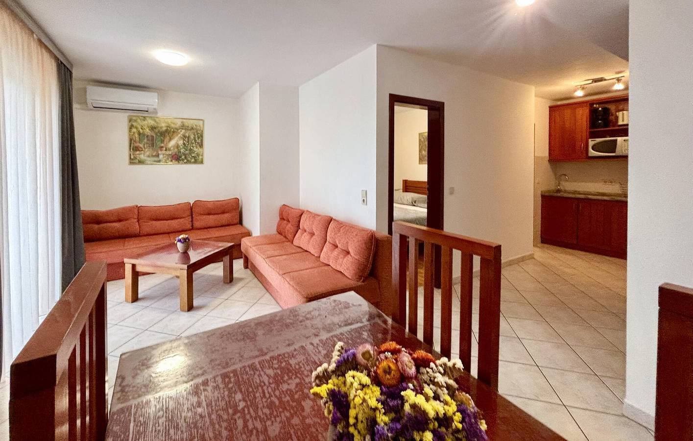 Foto 4 von 35: Gemütliche Ferienwohnung mit Pool, Terrasse und 1,5 km entferntem Strandzugang