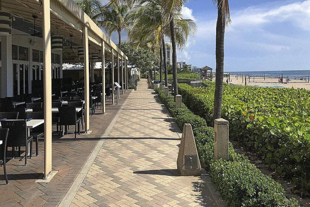 Foto 3 von 35: 1Br Luxury Suite # 2 am Ocean Drive, nur wenige Schritte vom Strand entfernt