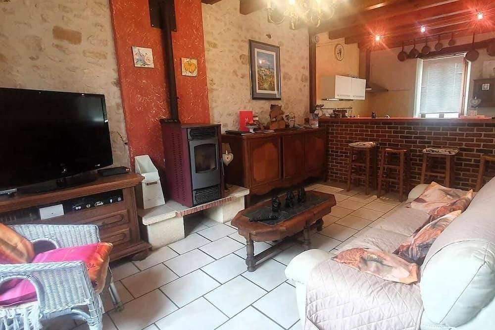 Foto 4 von 6: Farmhouse in  French countryside, long stays only, 1 hour 15 minutes from Paris