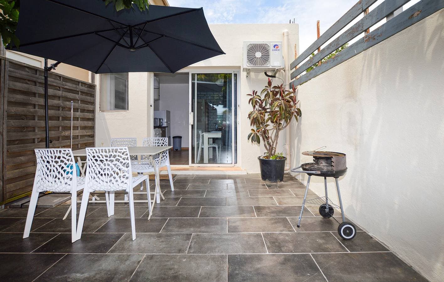 Foto 6 von 13: Gemütliches Apartment mit Terrasse und Parkplatz in der Nähe des Aléria-Zentrums