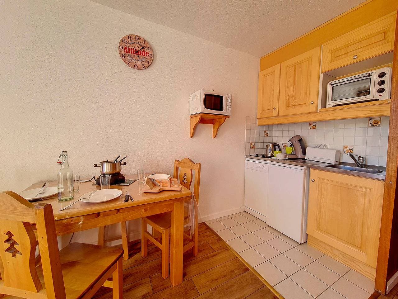Foto 2 von 18: Helles Studio Direkt an der Piste mit Balkon – 3 Pers.