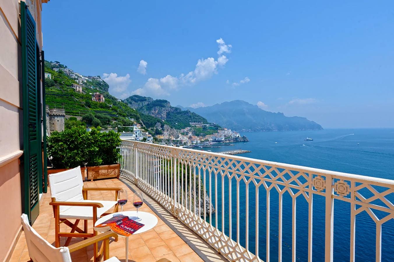 Foto 2 von 15: Amalfi Blu