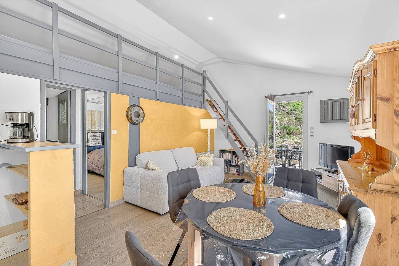 Foto 6 von 26: Ferienhaus 'Les Iris' mit Bergblick, privater Terrasse und WLAN