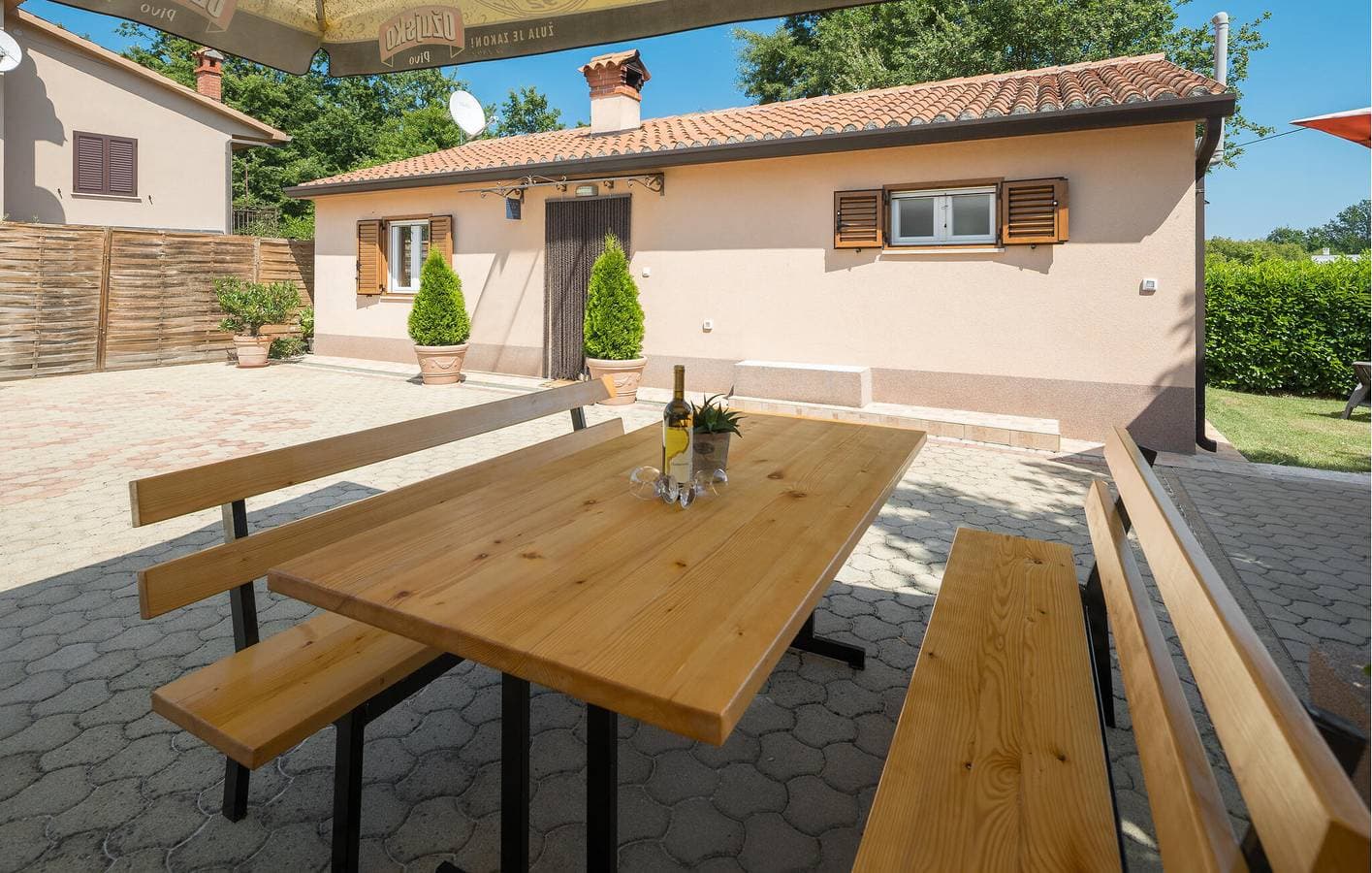 Gemütliche Ferienwohnung mit Terrasse, WLAN und Parkplatz, 2,5 km vom Stadtzentrum entfernt 1