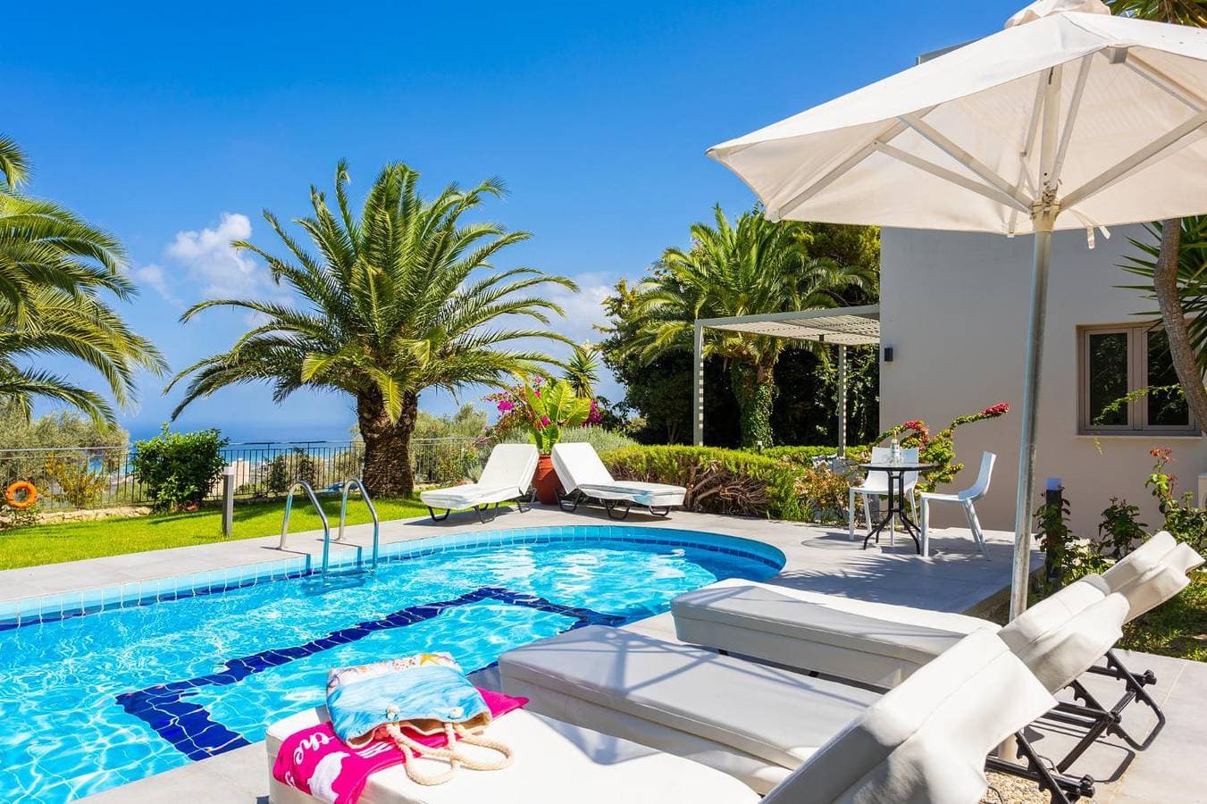 Foto 3 von 30: Villa für 4 Personen mit Terrasse
