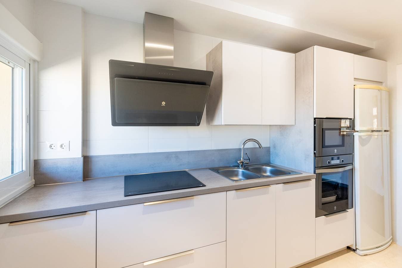 Foto 6 von 23: La Carihuela Beachfront II | Stilvoller Komfort am Meer