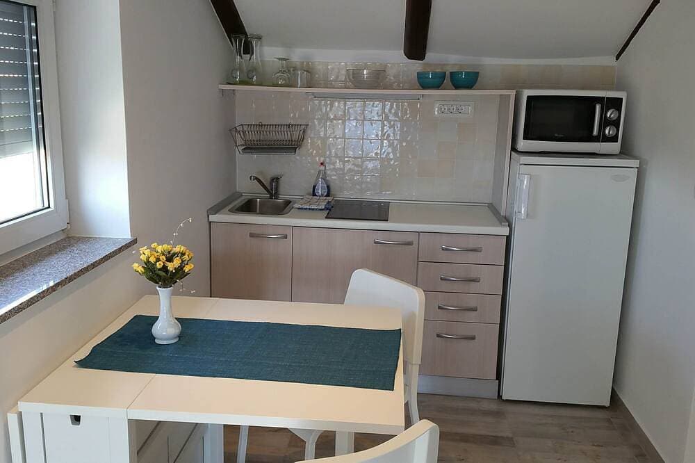 Foto 3 von 6: Modern eingerichte Studiowohnung