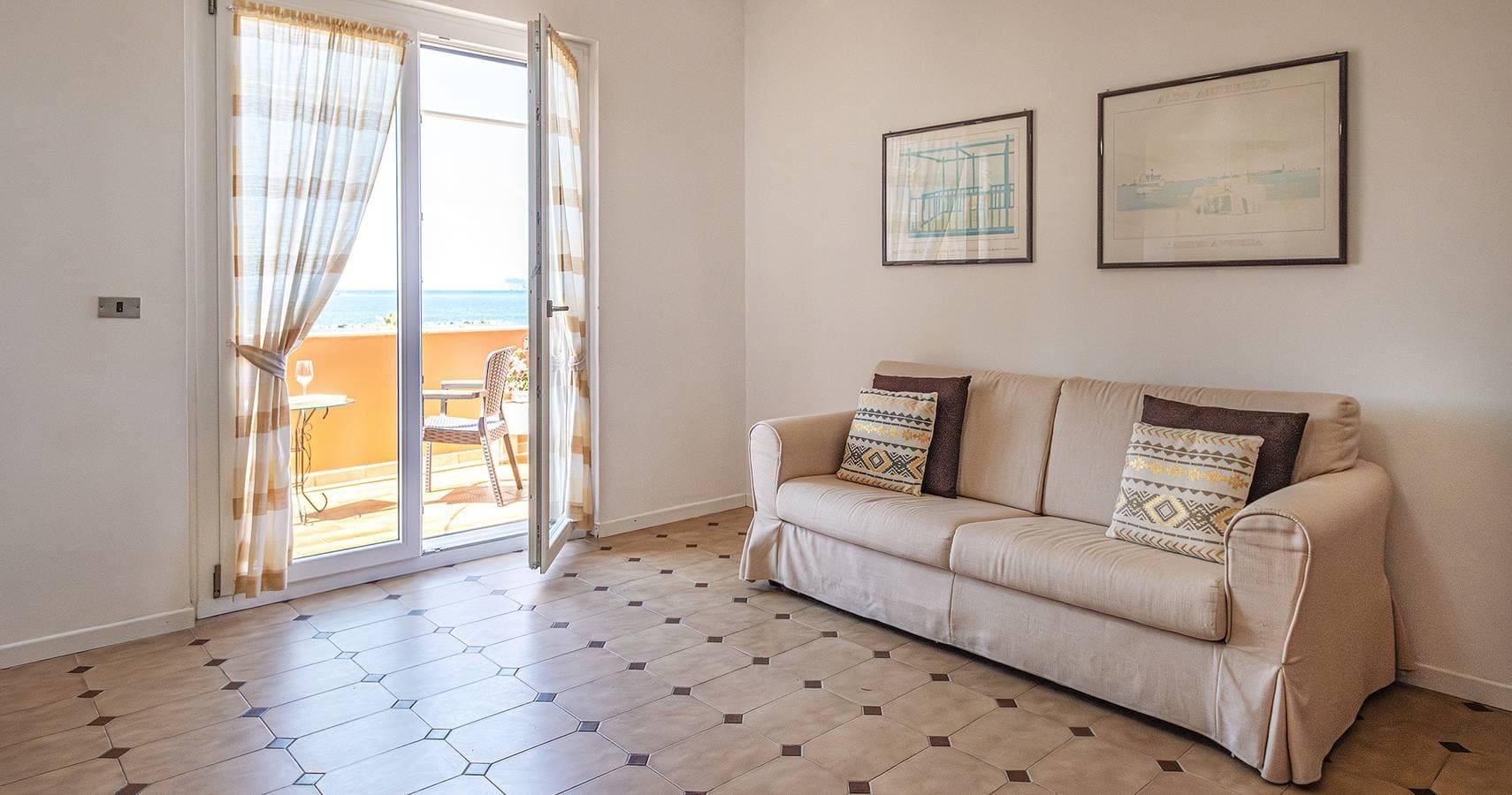 Foto 4 von 29: Beachfront Lido 95
