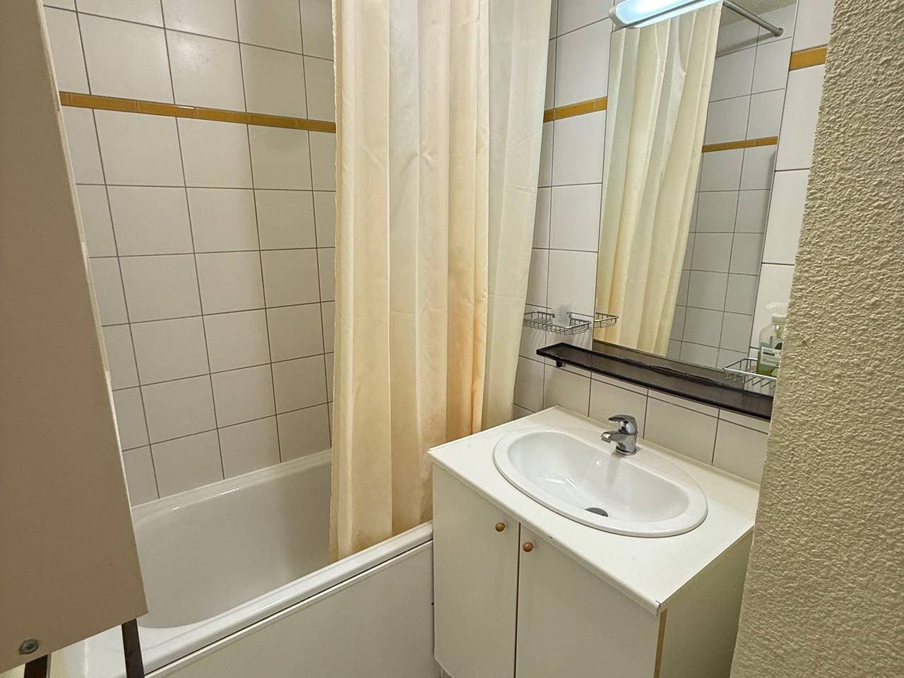 Foto 10 von 14: 3-Zimmer-Wohnung an der Piste mit Balkon und Talblick