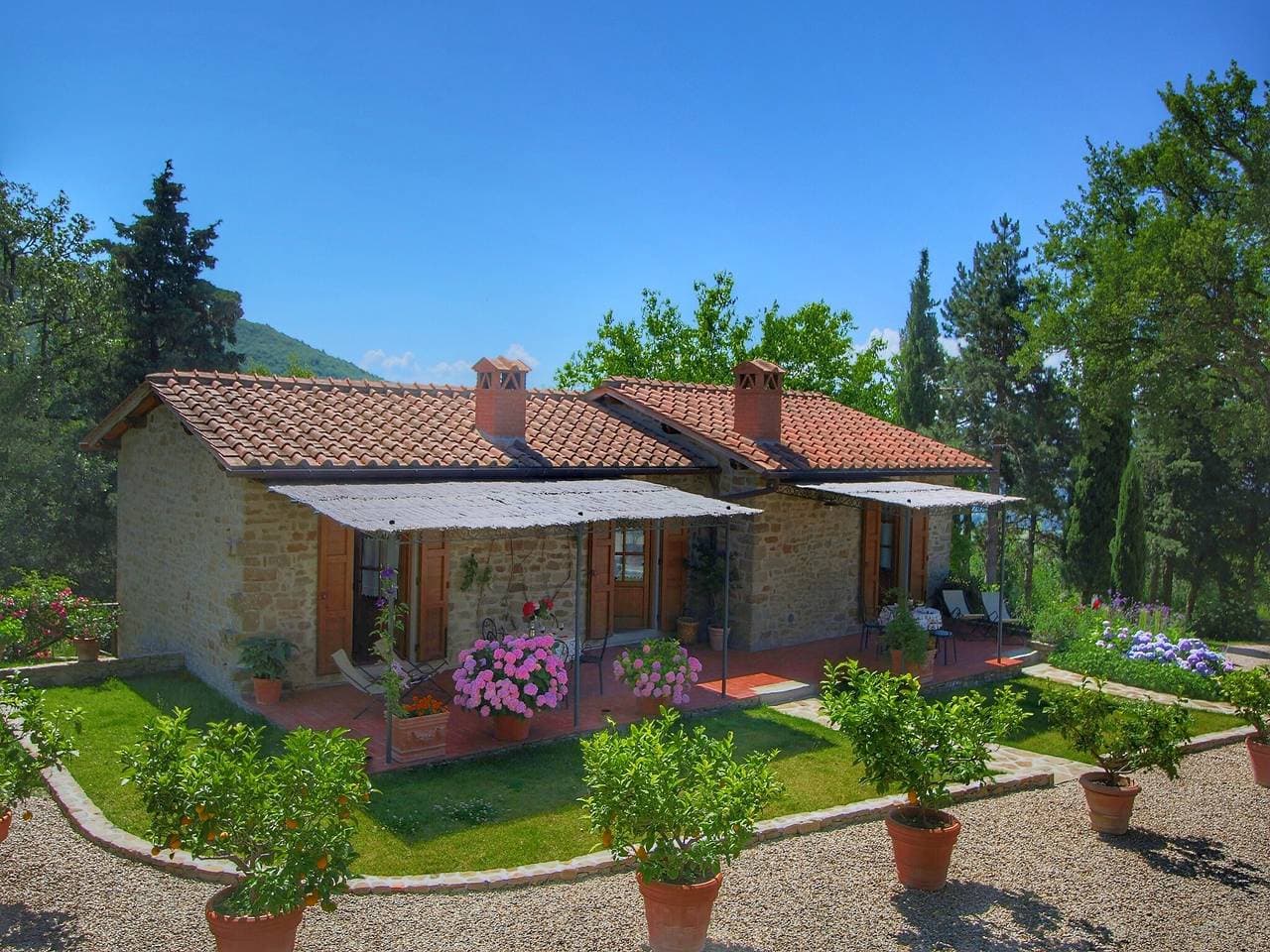 Foto 4 von 80: Bauernhaus in Loro Ciuffenna mit Pool & Garten