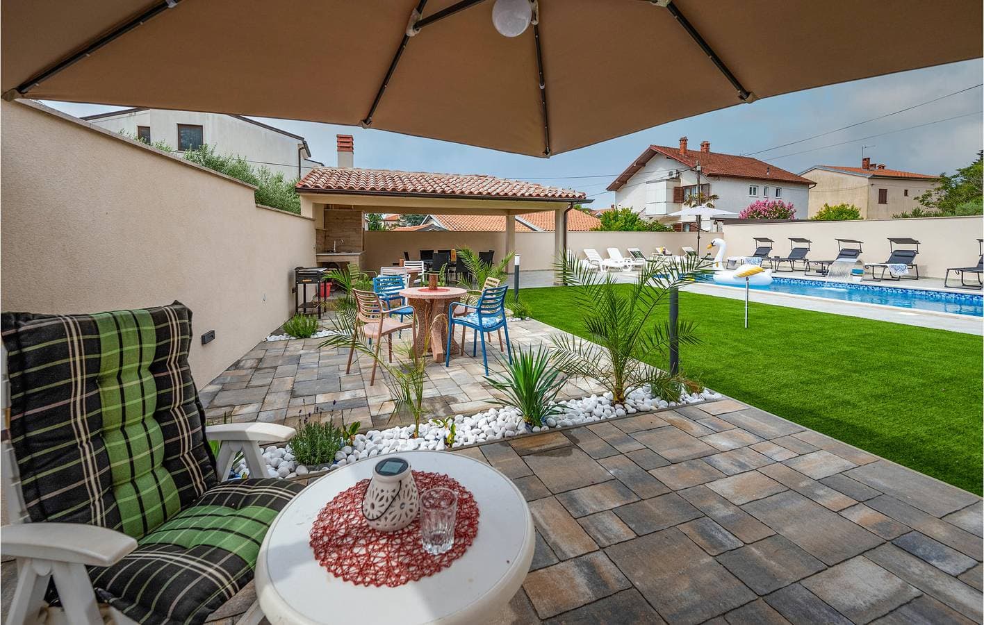 Foto 9 von 29: Reizende Ferienwohnung mit Pool, Terrasse und nur 2 km von Bijela Plaža entfernt