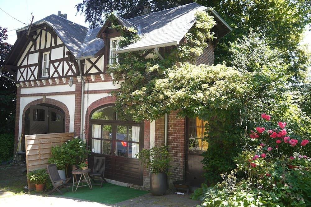 Charmantes Haus mit Blumengarten (Strand 10 Minuten zu Fuß) 1