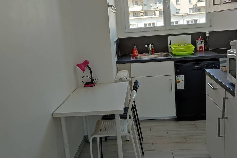 Foto 12 von 14: Großes renoviertes Apartment, 84 m2, 5 Personen, 100 m vom Bahnhof und der Straßenbahn entfernt