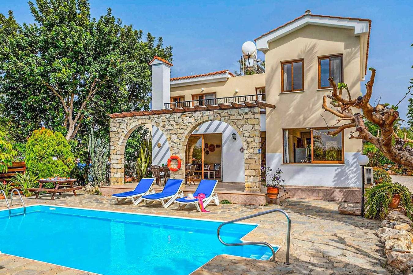 Foto 2 von 25: Villa für 6 Personen mit Garten