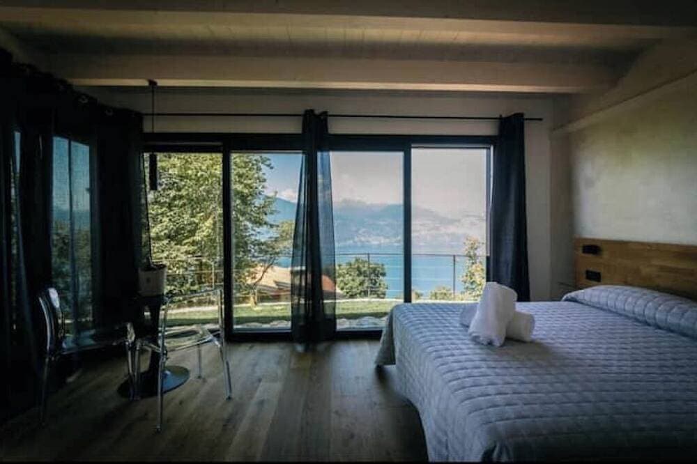 Charming bungalow in phenomenal Brenzone sul Garda with AC 1