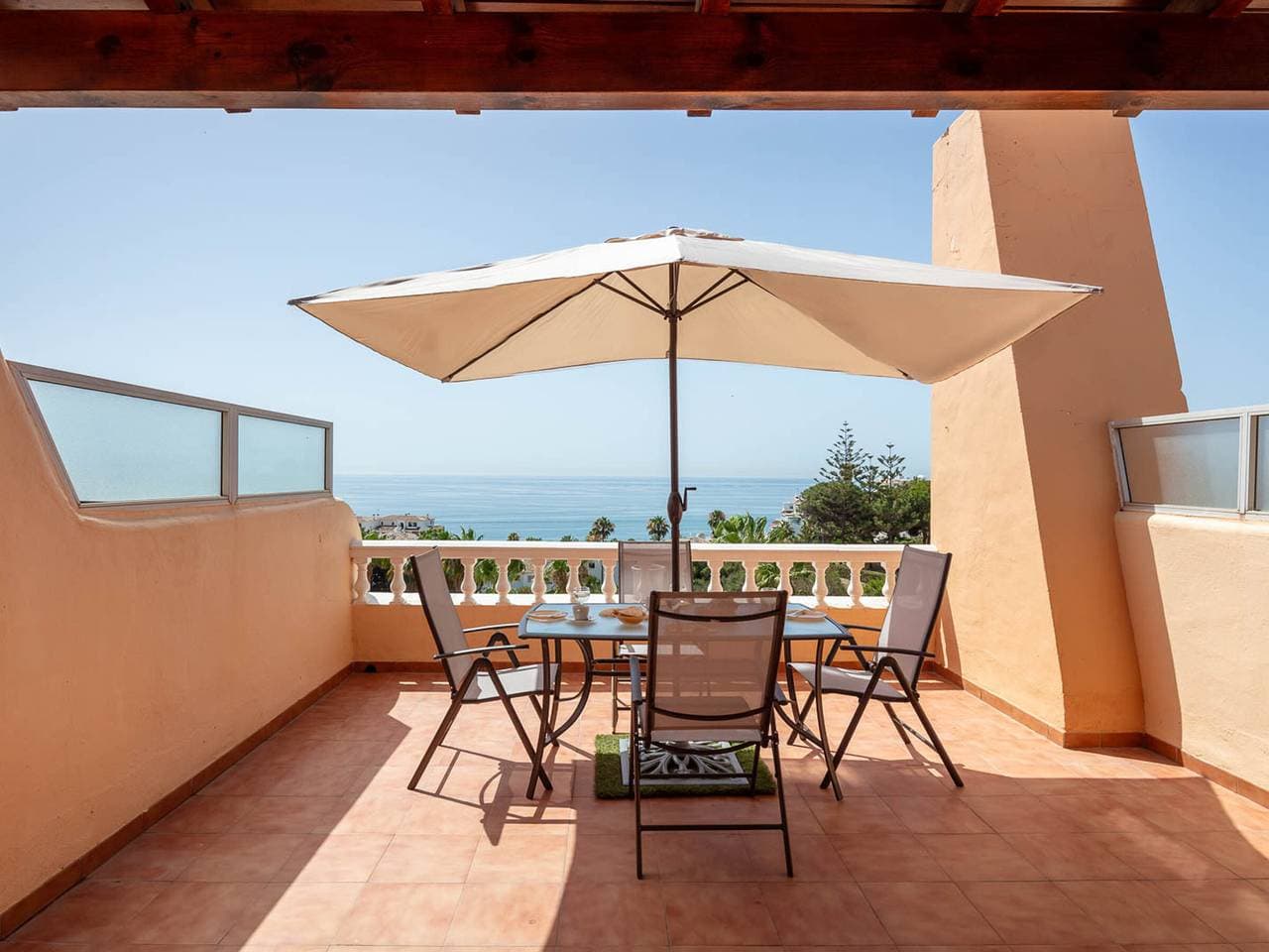 Foto 12 von 36: Charmantes Studio in Mijas Costa - Meerblick, Gemeinschaftspool