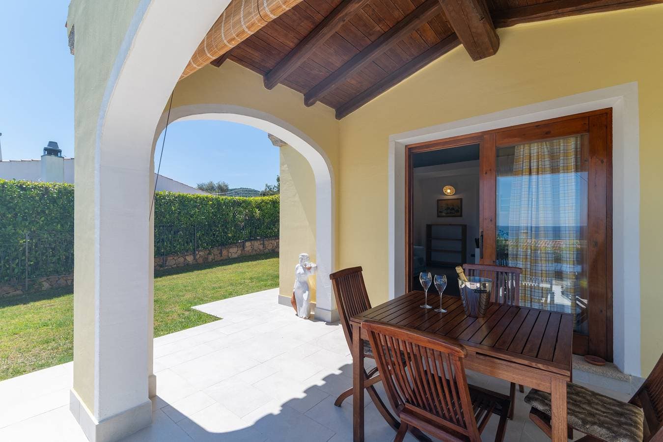 Foto 2 von 33: Traumhafte Ferienwohnung mit Meerblick - Villa Ambra