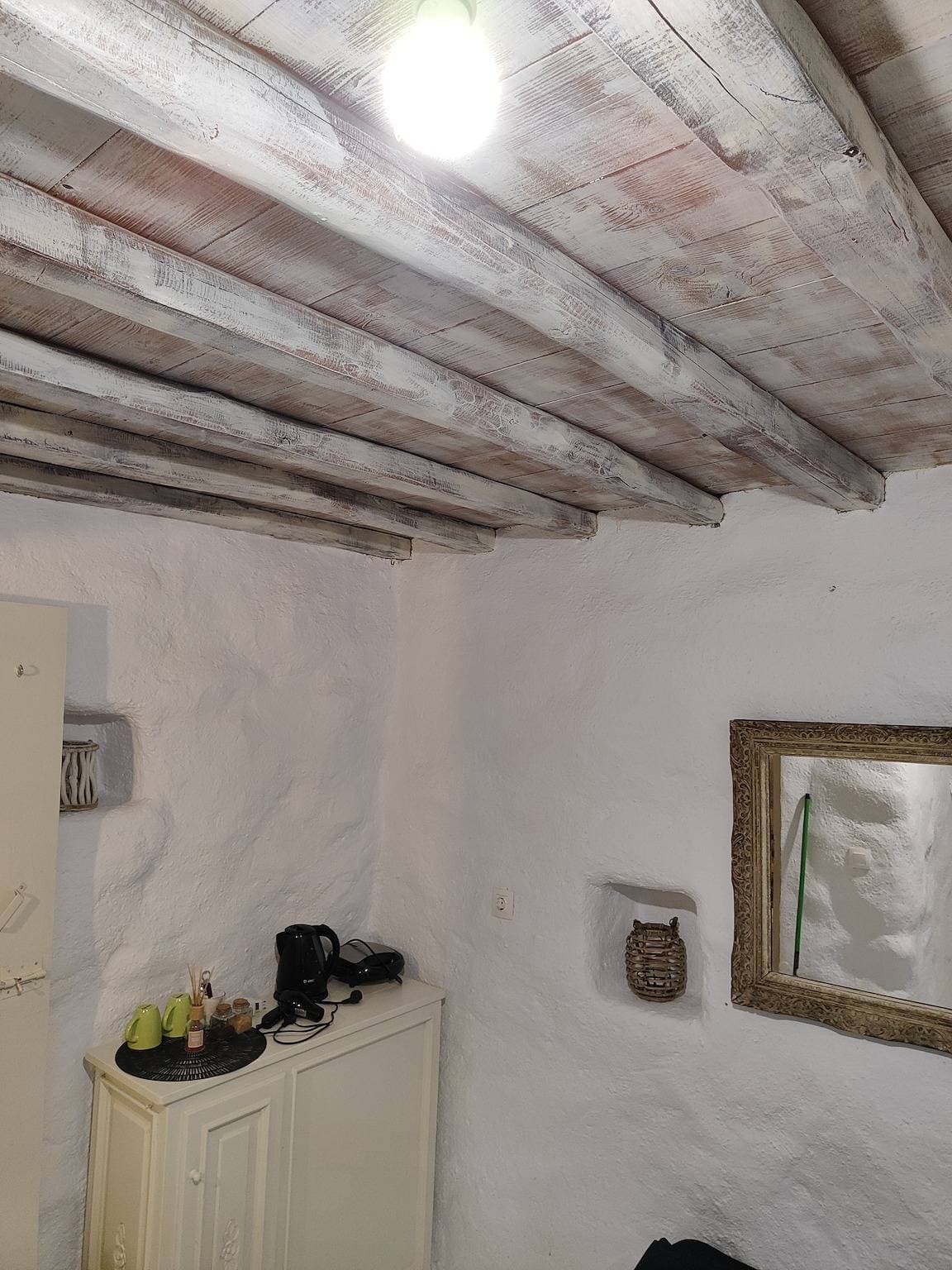 Foto 2 von 9: Artemis Cottage Zimmer 1