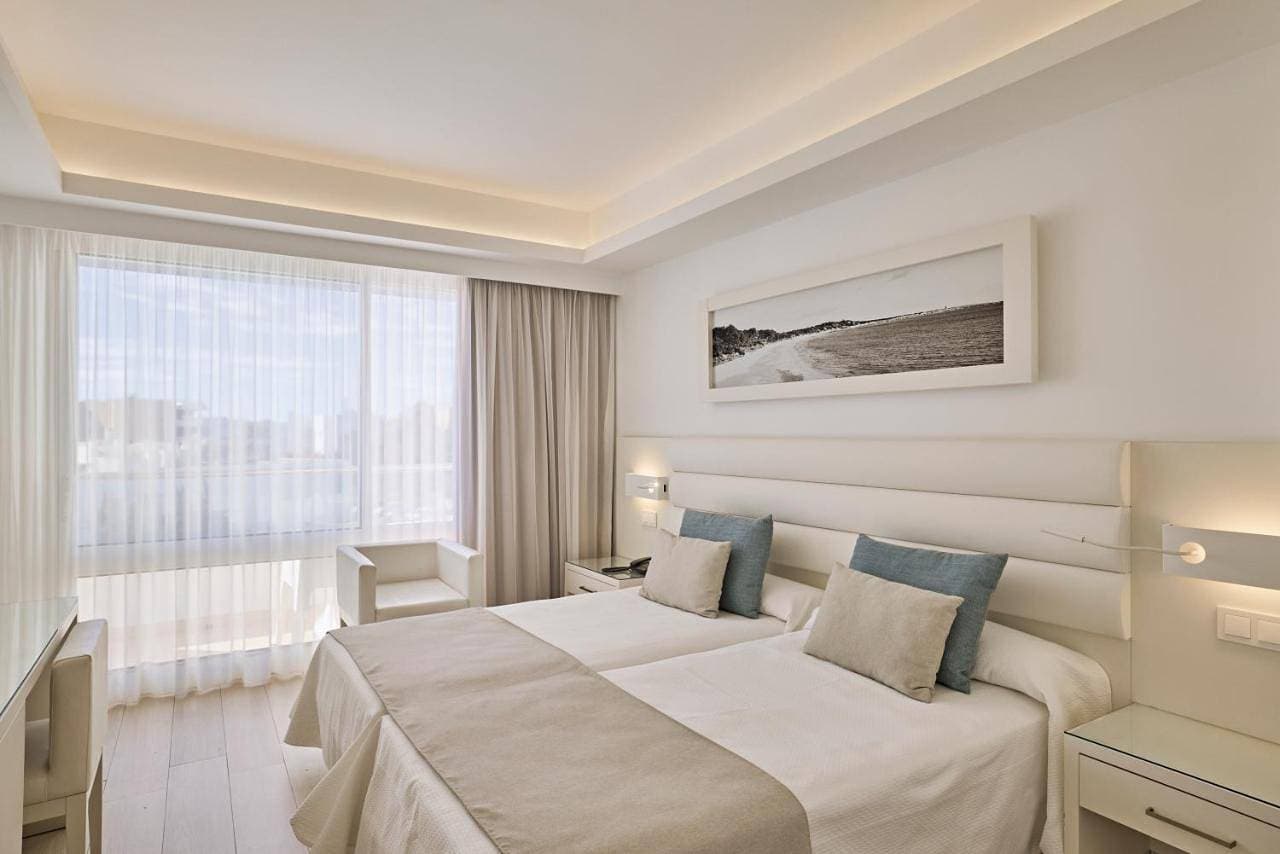 Foto 7 von 12: Double or Twin Room with Street View